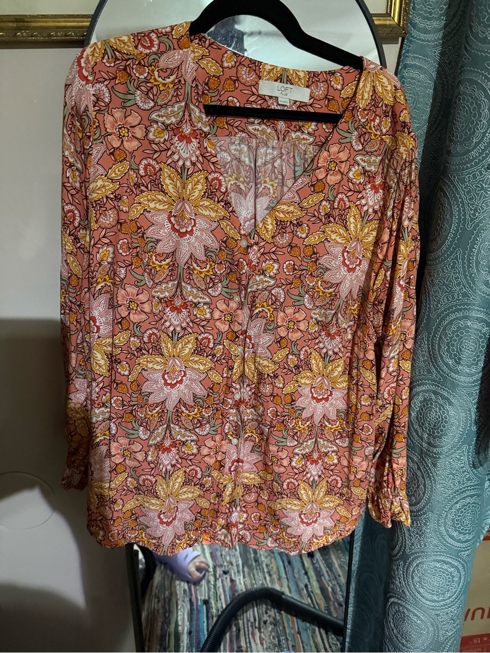 LOFT Peach-Pink Floral V-Neck Button Blouse